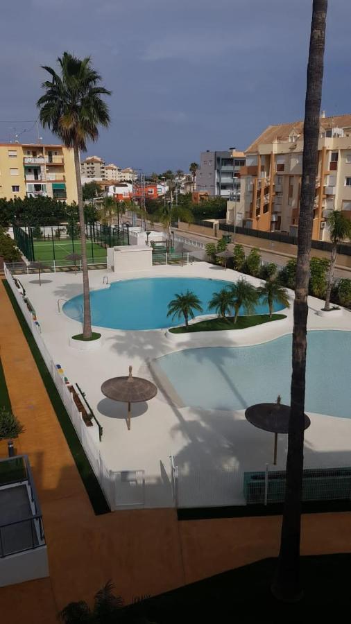 Sunny Apartment In Denia With Outdoor Swimming Pool And Garage Parking Place Included, 300M From The Sandy Beach 外观 照片